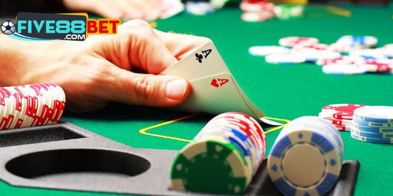 Một số hành động chơi trong ván Poker Five88